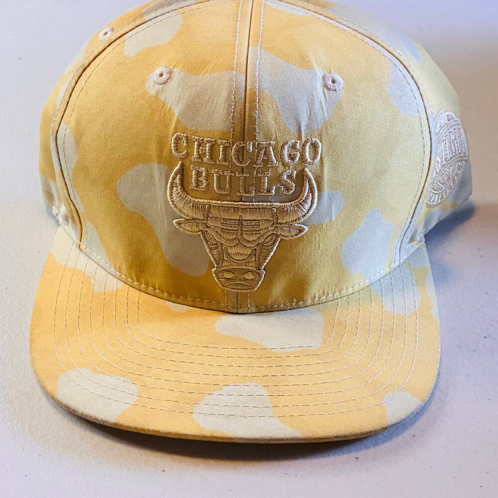Mitchell & Ness Chicago Bulls Desert Camo Snapback Hat NBA Beige Tan Bulls